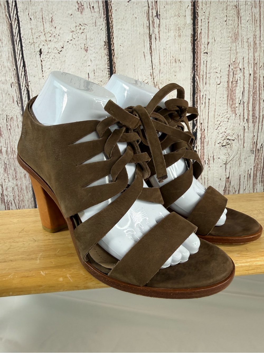 Frye Sofia Tie On Nubuck Soft Leather High Heeled Gladiator Style Sandals SZ 8.5